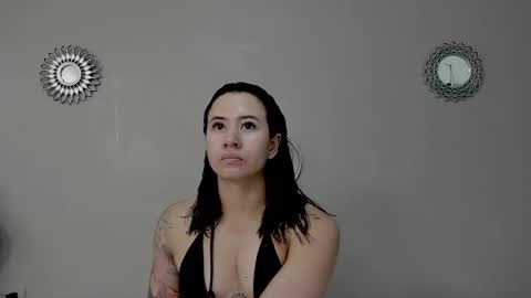 Snapshot of angel_martins chatting on 10/24/25, 10:39 Angel online show from 10/24/25, 10:39