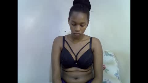 angel_mia5 online show from 12/22/25, 03:25