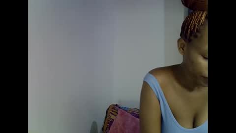 Snapshot of angel_mia5 chatting on 03/31/26, 08:20 angel_mia5 online show from 03/31/26, 08:20