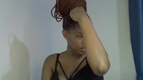 Snapshot of angel_mia5 chatting on 04/18/26, 04:44 angel_mia5 online show from 04/18/26, 04:44