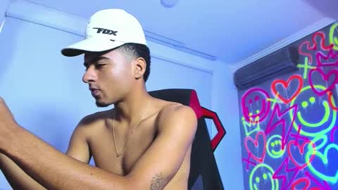 Snapshot of angel_nicolas chatting on 01/09/26, 05:59 ANGEL online show from 01/09/26, 05:59