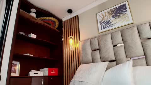 Nicolle  online show from 09/16/25, 11:33