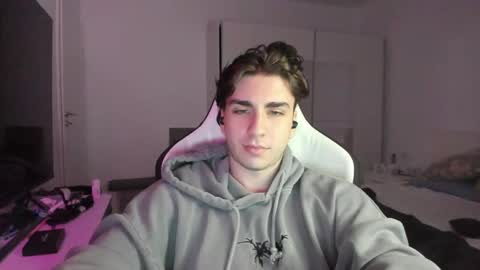 Snapshot of angel_salvatore333 chatting on 11/14/25, 11:02 Angel online show from 11/14/25, 11:02