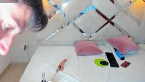 angel_sanzz online show from 02/06/26, 03:48