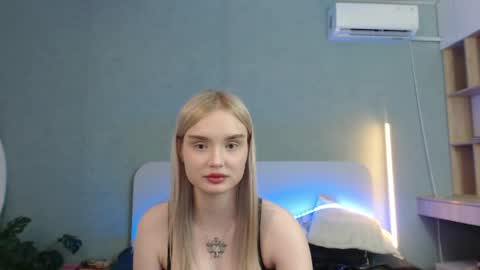 Snapshot of angel_share chatting on 05/26/26, 12:34 Angela online show from 05/26/26, 12:34