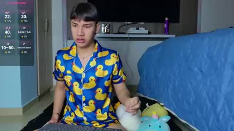 Snapshot of angel_the_king chatting on 06/17/26, 02:25 Angel online show from 06/17/26, 02:25