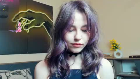 Snapshot of angel_to_burn chatting on 06/13/26, 07:39 SofiaSofi online show from 06/13/26, 07:39