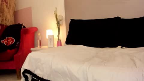 Snapshot of angel_velvet_ chatting on 10/31/25, 11:11 angel_velvet_ online show from 10/31/25, 11:11