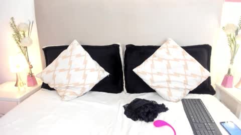 angel_velvet_ online show from 02/22/26, 09:02