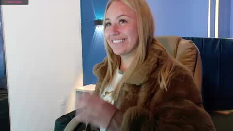 Angel online show from 04/19/26, 12:04