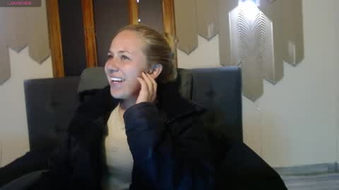 Angel online show from 05/11/26, 04:04