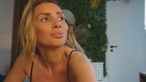 Anysia online show from 02/27/26, 05:40