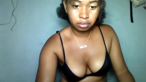 Snapshot of angela0112 chatting on 02/04/25, 05:23 angela0112 online show from 02/04/25, 05:23