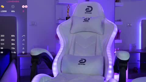 Angela online show from 02/07/25, 06:14