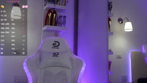 Angela online show from 02/08/25, 12:39