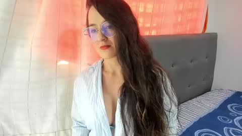 angela_nix online show from 09/17/25, 03:14