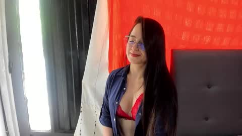 angela_nix online show from 10/24/25, 03:30