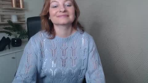 Angela online show from 11/13/25, 07:07