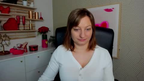 Snapshot of angela_samt chatting on 04/08/26, 05:29 Angela online show from 04/08/26, 05:29