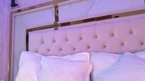 angela_white22 online show from 04/30/26, 07:20