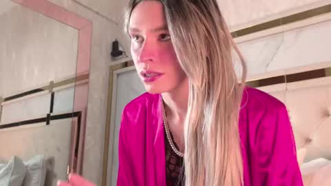 angela_white22 online show from 05/05/26, 07:11
