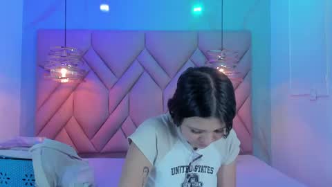 Snapshot of angelaa_cute chatting on 06/23/26, 12:03 ANGELA online show from 06/23/26, 12:03