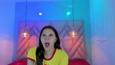 Snapshot of angelaa_cute chatting on 07/07/26, 12:09 ANGELA online show from 07/07/26, 12:09