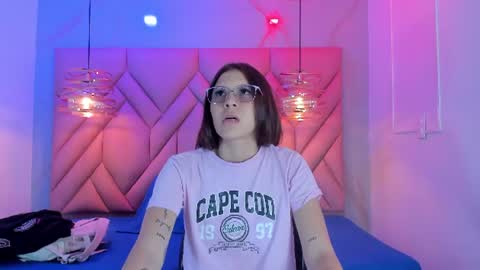 Snapshot of angelaa_cute chatting on 07/18/26, 11:58 ANGELA online show from 07/18/26, 11:58
