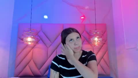 Snapshot of angelaa_cute chatting on 07/25/26, 12:03 ANGELA online show from 07/25/26, 12:03