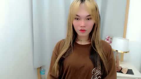 angela online show from 09/29/25, 07:13