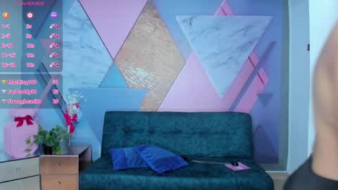 Angela online show from 03/06/25, 09:47