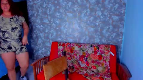 Angela online show from 12/18/25, 09:43