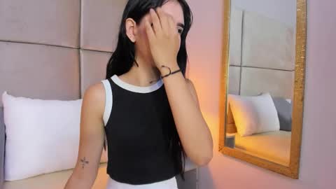 Snapshot of angelag_ chatting on 11/26/25, 08:43 angelag_ online show from 11/26/25, 08:43