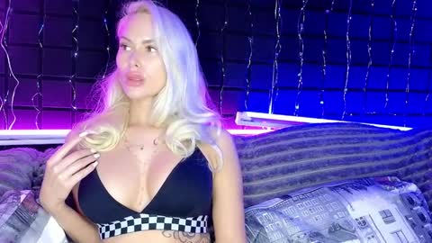 AngelaLaCherry online show from 04/09/26, 08:42
