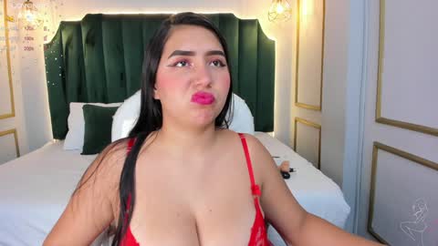 Snapshot of angelaluxi chatting on 12/04/24, 12:25 Angela online show from 12/04/24, 12:25