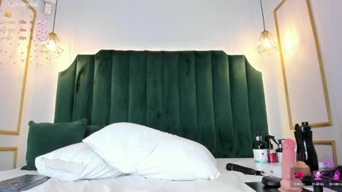 Snapshot of angelaluxi chatting on 12/14/24, 03:36 Angela online show from 12/14/24, 03:36