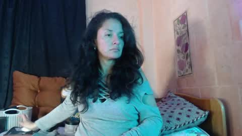 Snapshot of angelamaturevip chatting on 05/01/26, 05:45 Angela online show from 05/01/26, 05:45