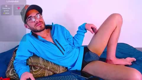Snapshot of angelandfranco chatting on 02/14/25, 01:02 AngelFranco online show from 02/14/25, 01:02