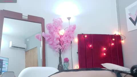 Snapshot of angelarumiee chatting on 11/29/25, 03:31 Angela online show from 11/29/25, 03:31