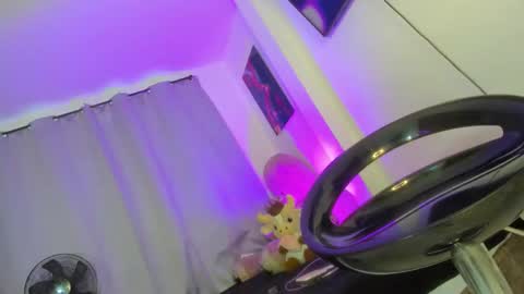 Angela online show from 02/07/26, 09:18