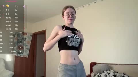 Angela online show from 10/21/25, 04:13