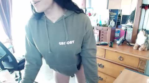 Snapshot of angelbaby11986 chatting on 04/06/26, 03:24 Angela Longcock online show from 04/06/26, 03:24