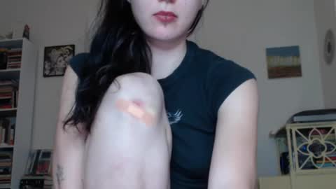 Snapshot of angelbabyvictoria chatting on 01/18/25, 04:48 Fern4Ever online show from 01/18/25, 04:48