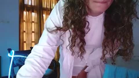 Snapshot of angelbel1e chatting on 02/28/25, 05:04 Angelbel1e online show from 02/28/25, 05:04