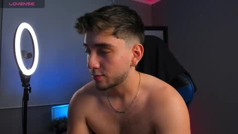 Snapshot of angelbell19 chatting on 11/25/25, 02:11 angelbell19 online show from 11/25/25, 02:11