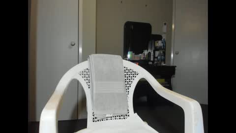 Snapshot of angelchezcka chatting on 11/04/25, 12:15 cheche online show from 11/04/25, 12:15