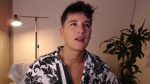 Snapshot of angelcossio chatting on 12/03/24, 01:08 Angel online show from 12/03/24, 01:08