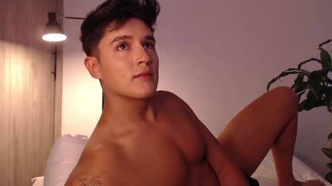 Snapshot of angelcossio chatting on 12/04/24, 08:40 Angel online show from 12/04/24, 08:40