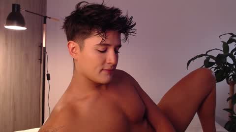 Snapshot of angelcossio chatting on 12/29/24, 07:43 Angel online show from 12/29/24, 07:43