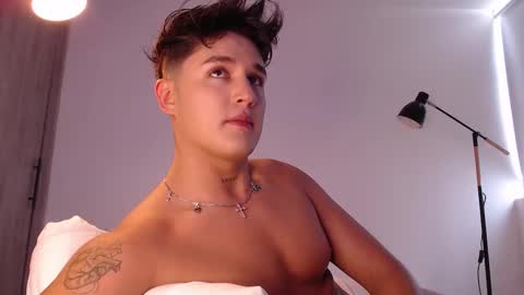 Snapshot of angelcossio chatting on 09/21/25, 06:42 Angel online show from 09/21/25, 06:42